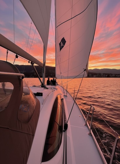 Picture 12 for Activity Vancouver: Mosquito Creek and English Bay Sailboat Cruise 2