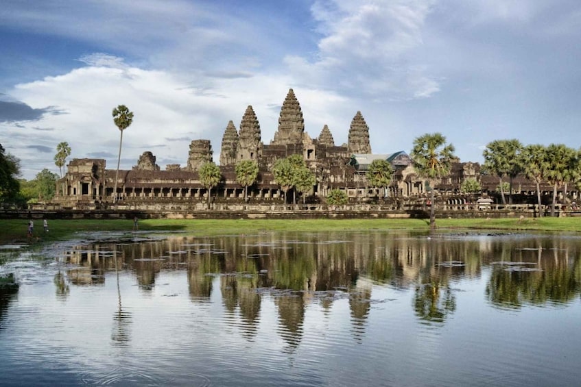 Angkor Wat temple complex with reflection in the water. 5