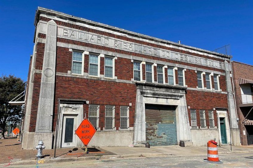 A Self Guided Walking Tour of Brews, Blues and BBQ in Memphis 5