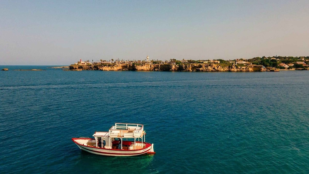 Picture 6 for Activity Island of Ortigia: Sunset Boat Tour with Aperitif 2