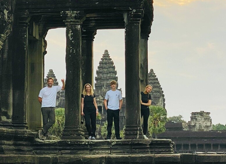 Full-Day Explore Angkor Temples Sunset Tour (with Lunch) 2