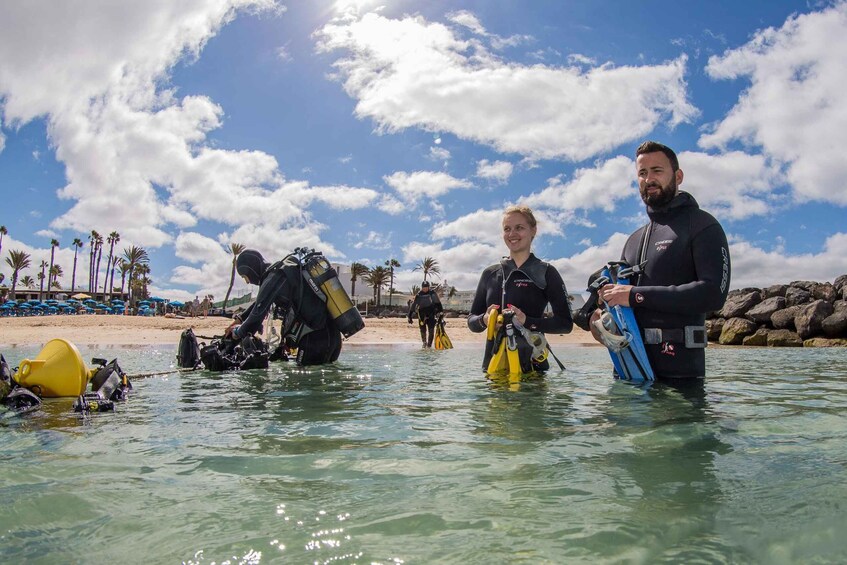 Picture 3 for Activity Lanzarote: Beginner Scuba Diving from the Beach 5