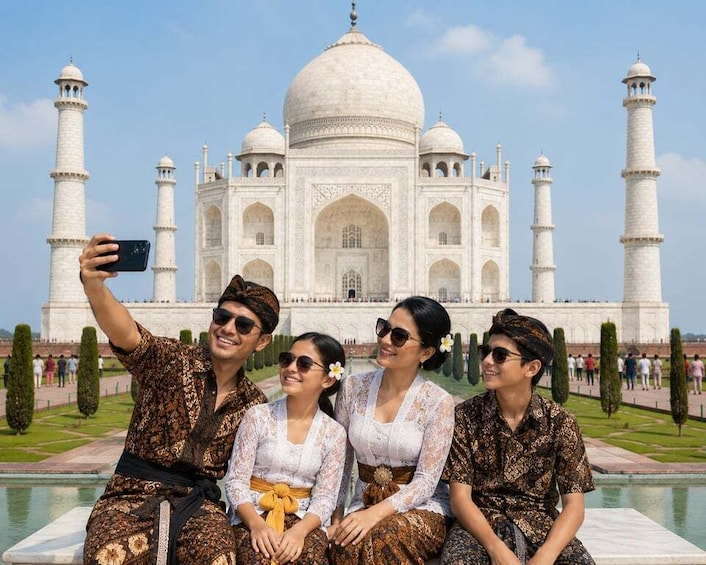 From Jaipur: Taj Mahal, Agra Fort, Baby Taj Day Trip by Car 1