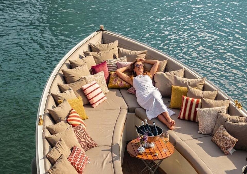 Picture 2 for Activity Amsterdam: Luxury Cruise Unlimited Cocktails/Bubbles Option 4