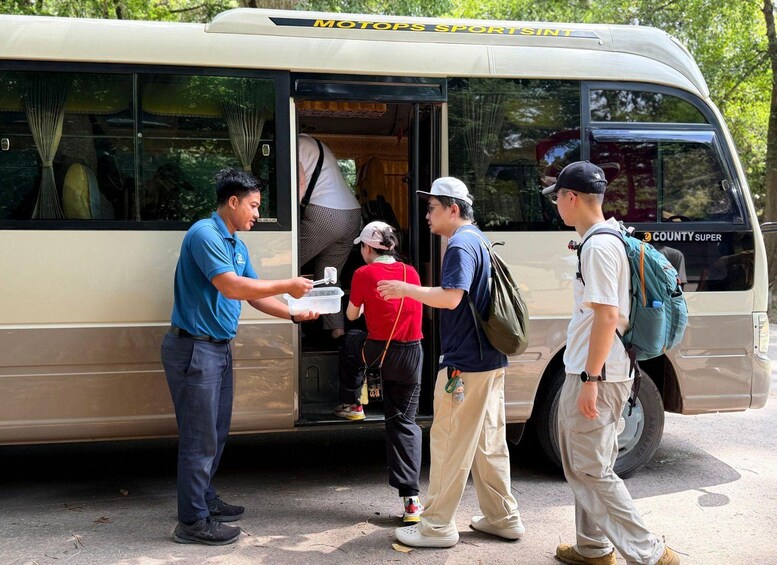 Picture 10 for Activity Full Day Angkor Wat Temple Tour from Phnom Penh All Incluive 4