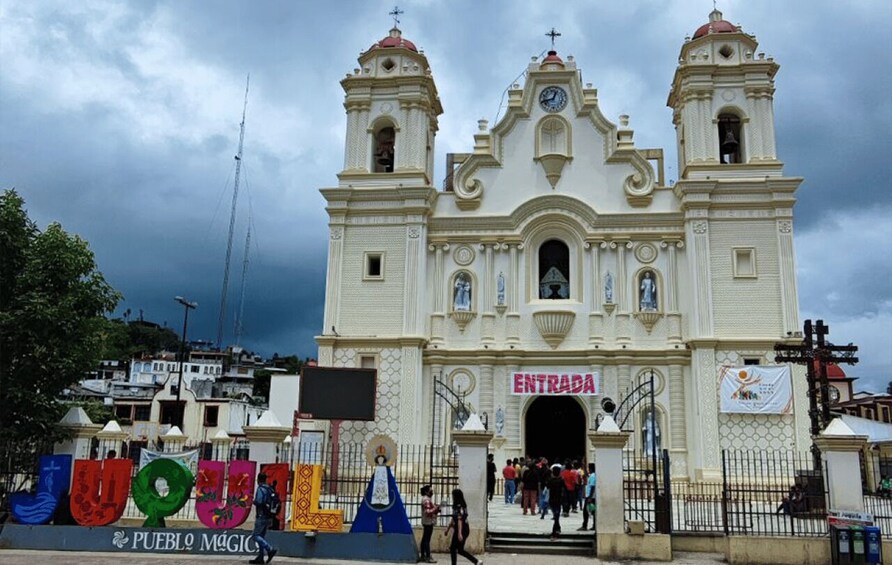 Picture 3 for Activity From Huatulco: Magical Town of Juquila Tour 2