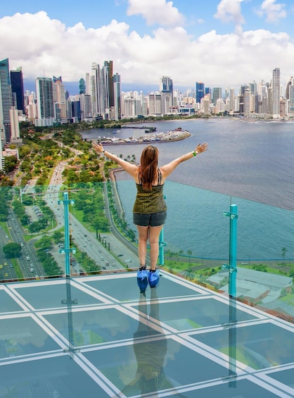 Panama City: Poin Glass Observation Deck Ticket with VR Tour 1