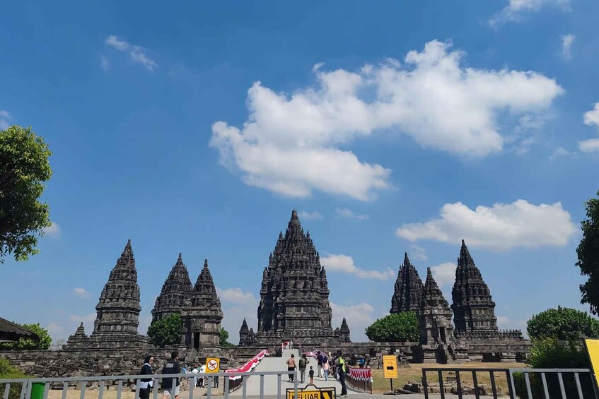 Picture 1 for Activity Yogyakarta: Borobudur sunrise(guarantee climb up)& Prambanan 3