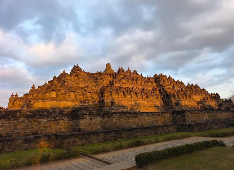Picture 17 for Activity Yogyakarta: Borobudur sunrise(guarantee climb up)& Prambanan 3
