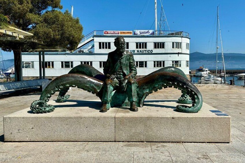 Private Walking Tour in Vigo with Beer or Wine 3