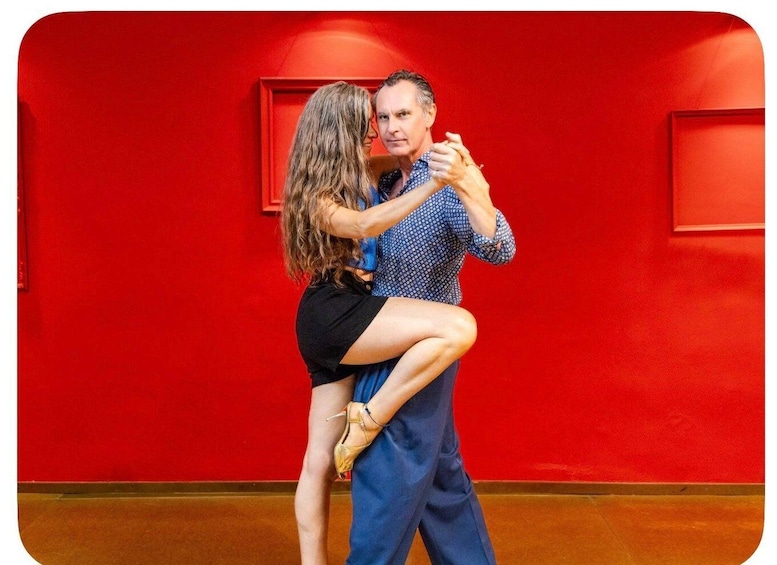 Picture 1 for Activity Barcelona: Tango Lesson with bottomless drinks and Video 3