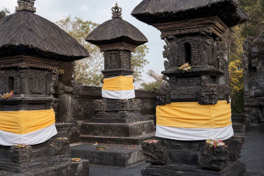 Picture 11 for Activity Bali Sunset: Uluwatu Temple, Kecak Dance and Jimbaran Bay 2