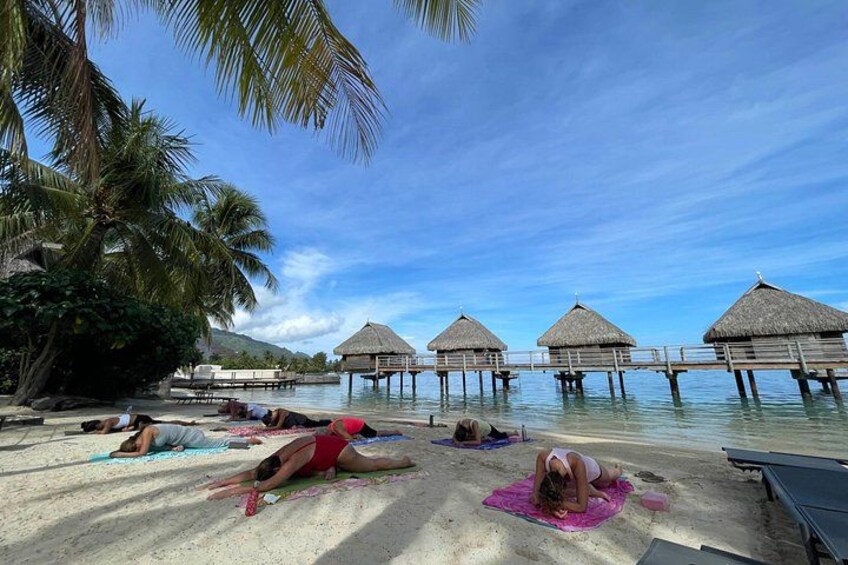 Yoga in front of the lagoon · An exceptional experience at Manava Moorea 3