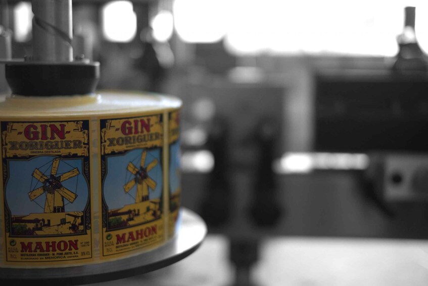 Mahón: Gin Distillery Tour with Tasting & Appetizers 1