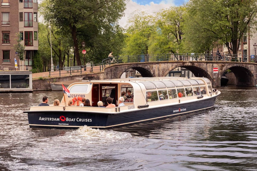 Picture 2 for Activity Amsterdam: Luxury Canal Cruise & Live Local Stories - 75 min 4