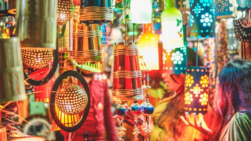 Picture 18 for Activity Delhi: Private Half-Day Shopping Tour with Expert Guide 3