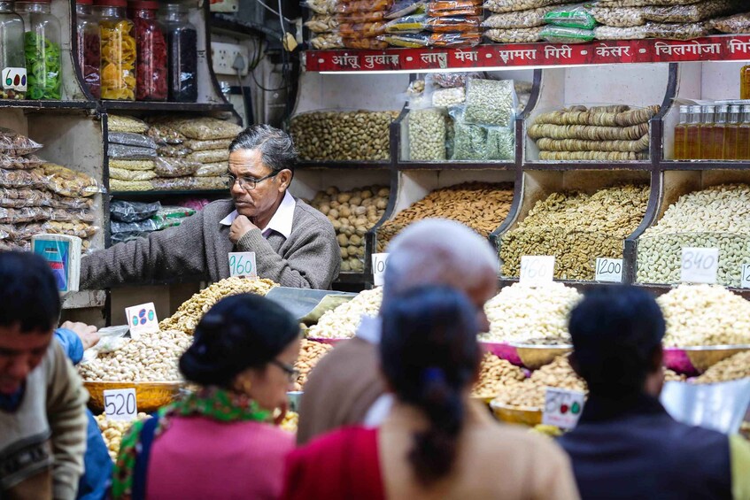 Picture 15 for Activity Delhi: Private Half-Day Shopping Tour with Expert Guide 2