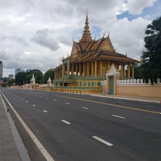 Private One Day Tour in Phnom Penh Capital City 1