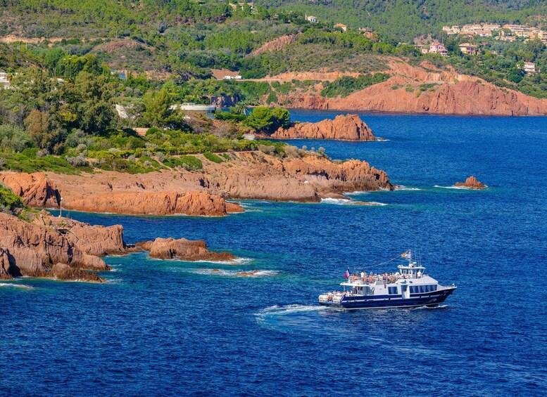 Picture 10 for Activity Mandelieu: Esterel Corniche d'Or sightseeing cruise by ferry 4