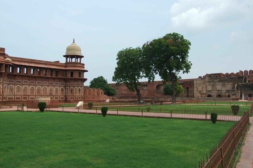 New Delhi: Private 13-Day Golden Triangle Tour with Mumbai 1
