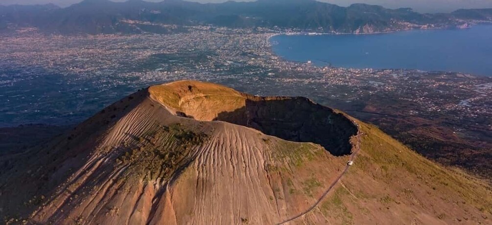 Naples: Round Trip + Entrance Ticket for the Vesuvio Park 1