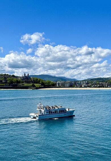 Picture 29 for Activity San Sebastian: Sustainable Catamaran Cruise with Audio Guide 2