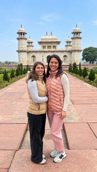 Picture 3 for Activity Agra: Taj Mahal, Agra Fort & Baby Taj Guided Day Tour 4