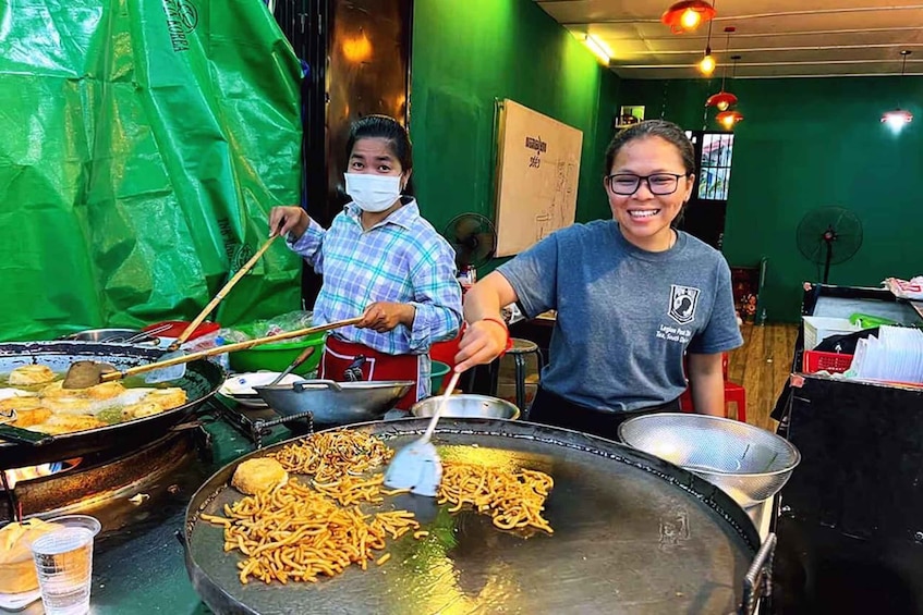 Picture 2 for Activity Siem Reap: Cambodia local street foods and local guide 3