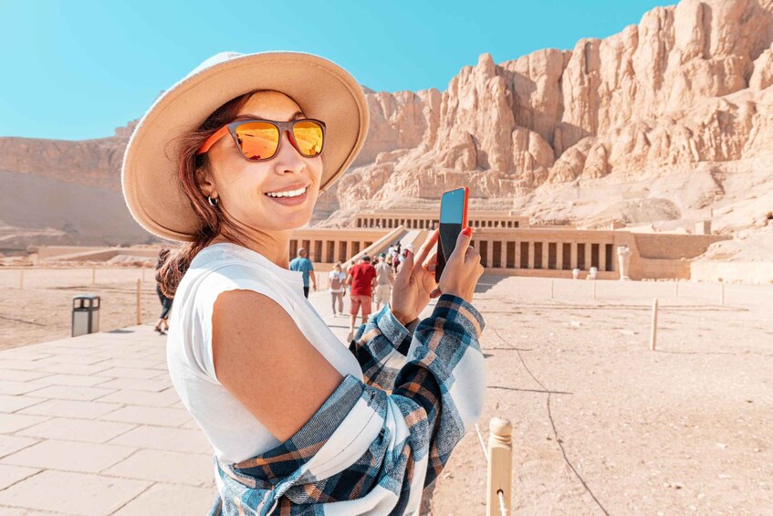 Picture 3 for Activity Cairo: Private Luxor Day Tour with Entrance fees by Flights 2