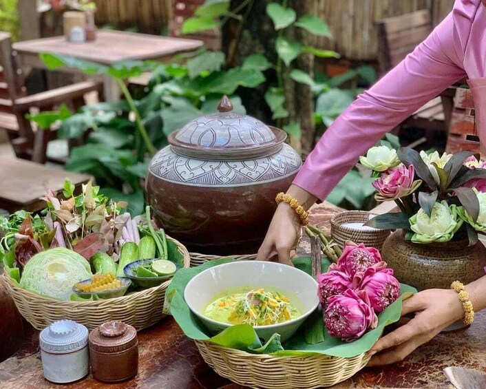 Picture 1 for Activity Siem Reap: Evening food Tour Guided and Unique Tour 4