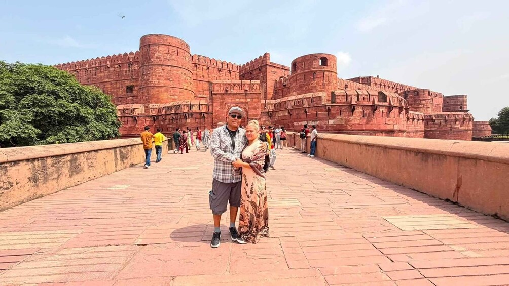 Picture 1 for Activity From Mumbai: Taj Mahal, Agra Fort, Baby Taj & 5 star Lunch 5