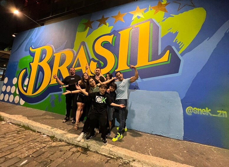 São Paulo: Bar and Street Art Crawl with Local Guide