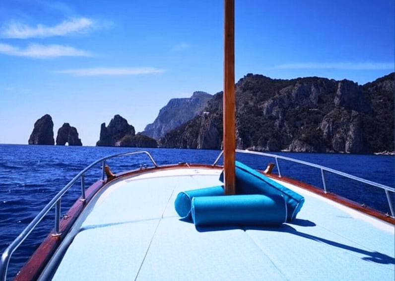 Capri: Private Island Boat Tour with Snorkeling and Swimming 1