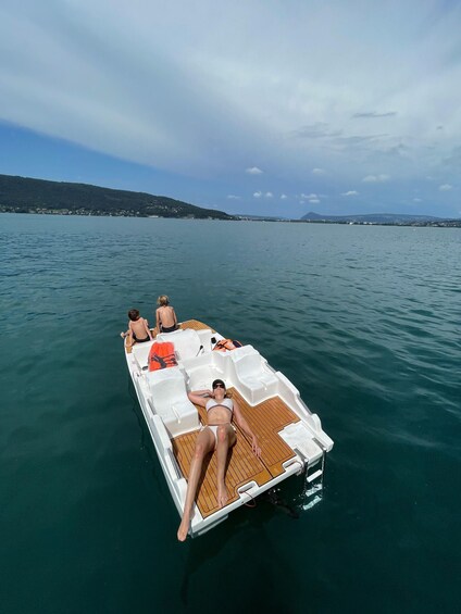 Veyrier-du-Lac: Pedal Boat Rental 1