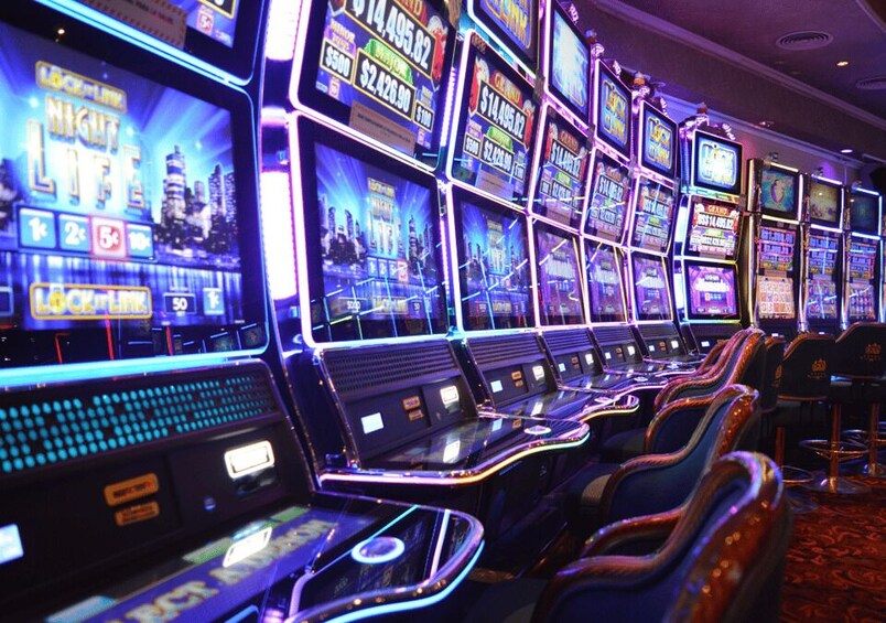 Picture 5 for Activity From Foz do Iguaçu: Transfer to City Center Iguazu Casino 2