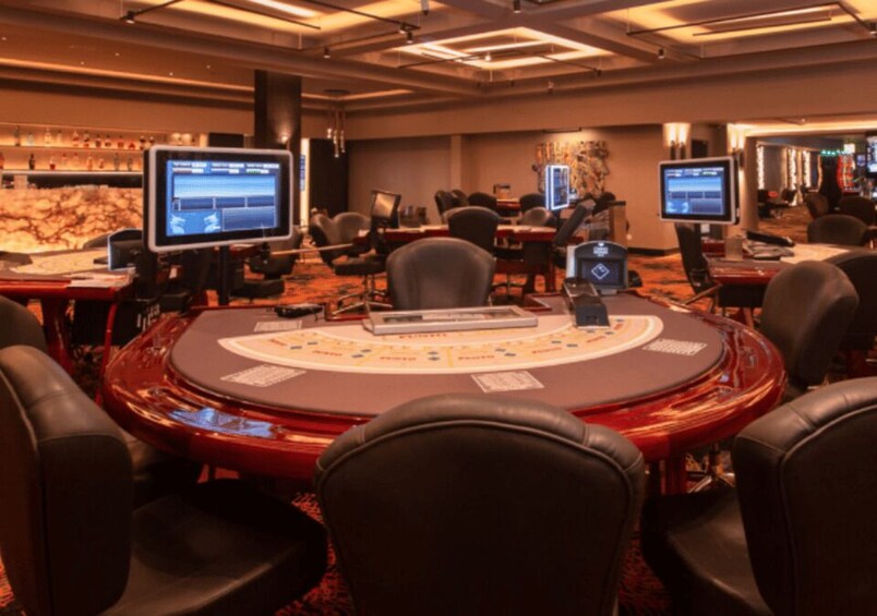 Picture 3 for Activity From Foz do Iguaçu: Transfer to City Center Iguazu Casino 5