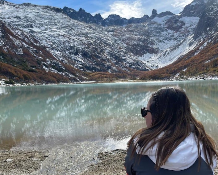 Picture 2 for Activity Ushuaia: Laguna Esmeralda Guided Trek with Box Lunch 3