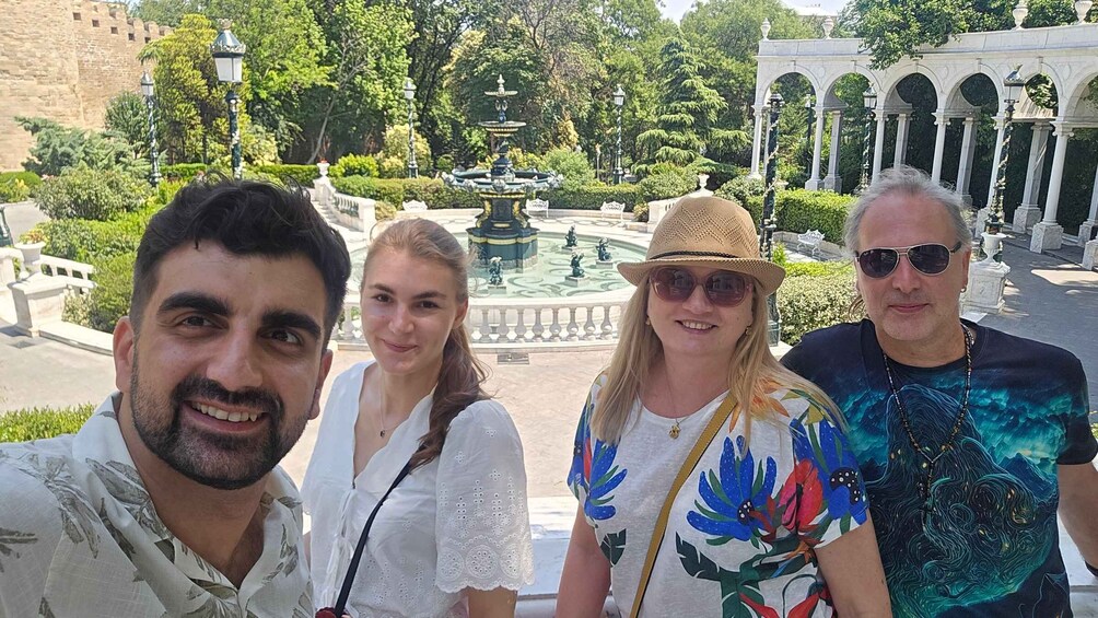 Picture 2 for Activity Baku: Stunning Walking Tour of Historical and Modern City 2