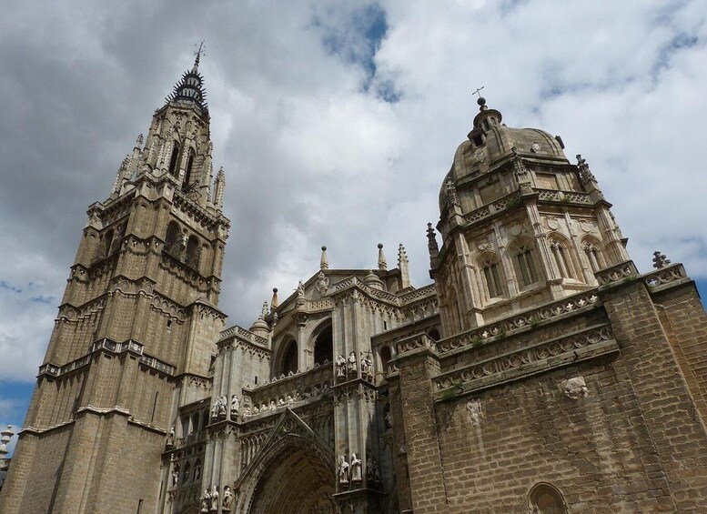 Picture 1 for Activity Toledo: Guided Walking Tour with Cathedral Ticket and Tour 3