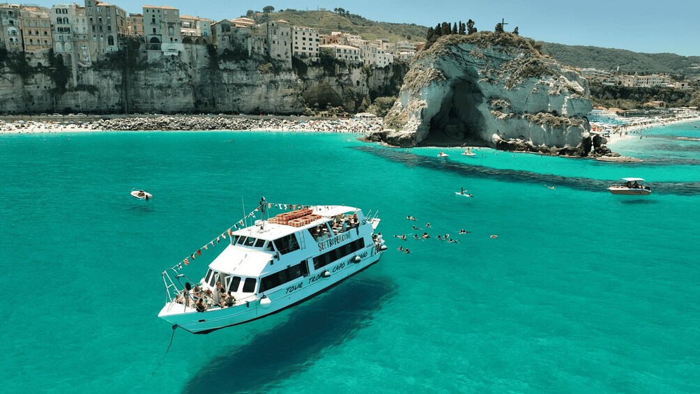 Picture 1 for Activity Tropea Capo Vaticano boat morning tour snorkeling aperitif 2