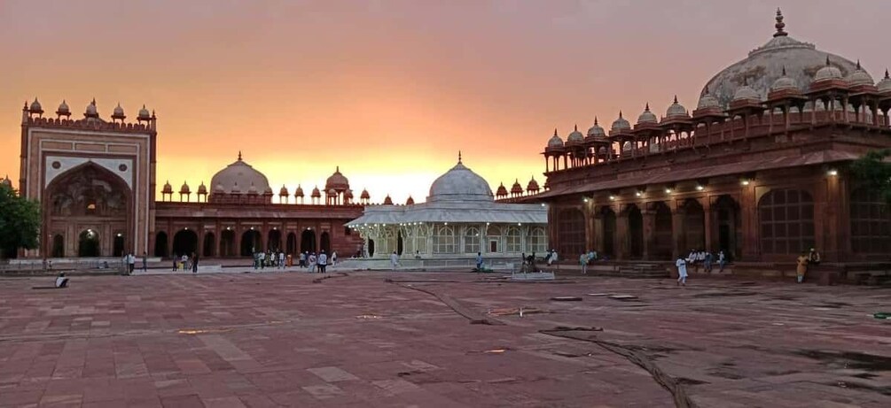 Picture 9 for Activity Taj Mahal Agra Fort & Fatehpur Day Trip from Delhi/Agra 4