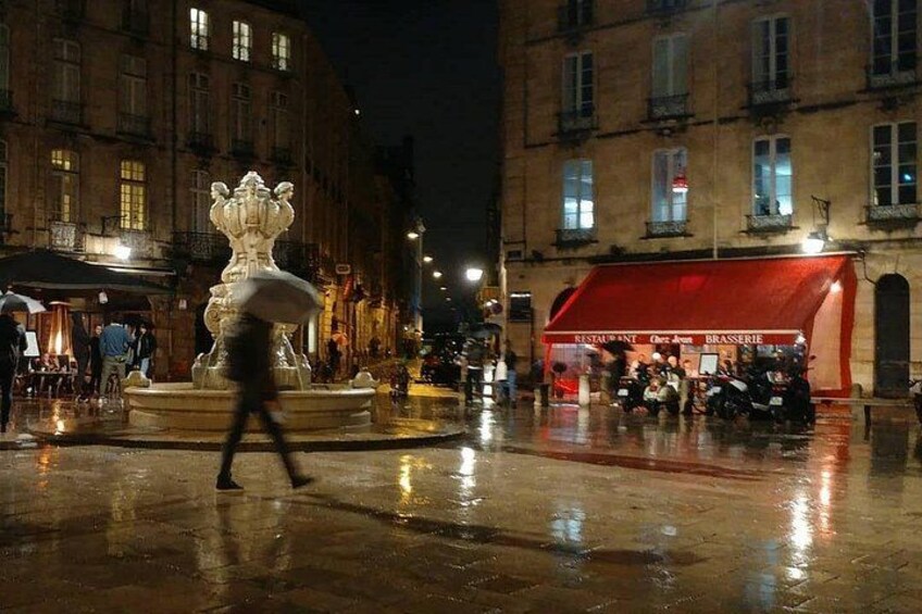 Bordeaux by Night: Small-Group Walking Tour 3