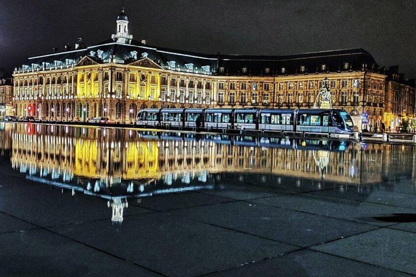 Bordeaux by Night: Small-Group Walking Tour 2