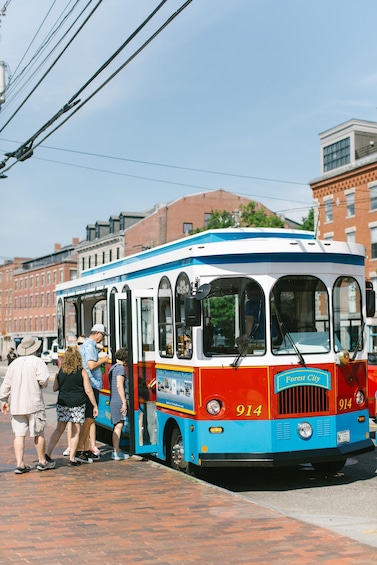 Picture 1 for Activity Portland: Trolley City Tour with Portland Head Light Stop 4