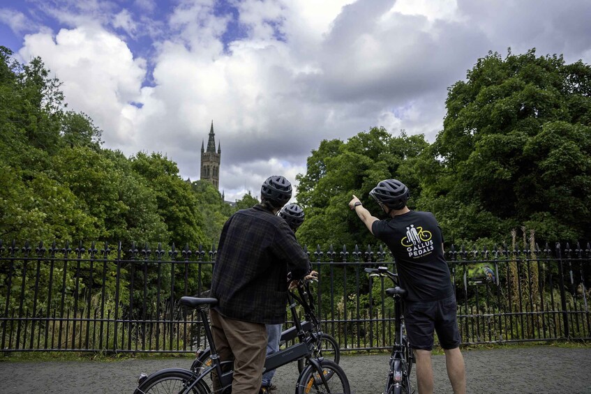Picture 1 for Activity Glasgow: City Highlights Guided Bike Tour 2