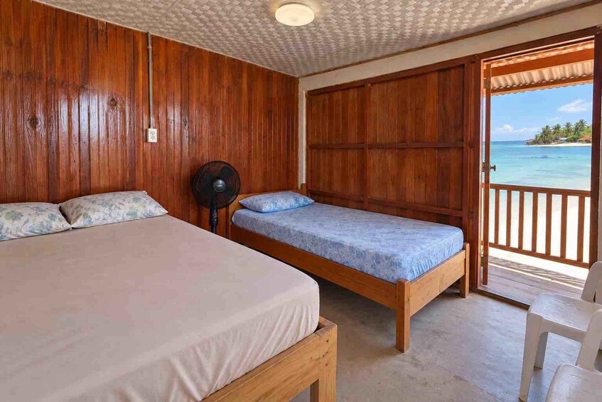 Picture 1 for Activity San Blas: Isla Perro Overnight with Room, Meals & Boat Tour 2