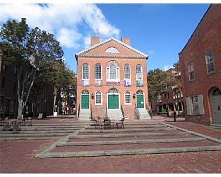Picture 2 for Activity Salem: Hocus Pocus Movies & More Walking Tour 4