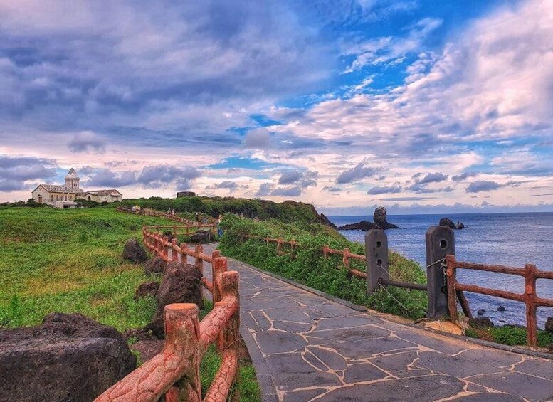 Picture 13 for Activity Jeju: Eastern UNESCO Sites Tour with Haenyeo show 4