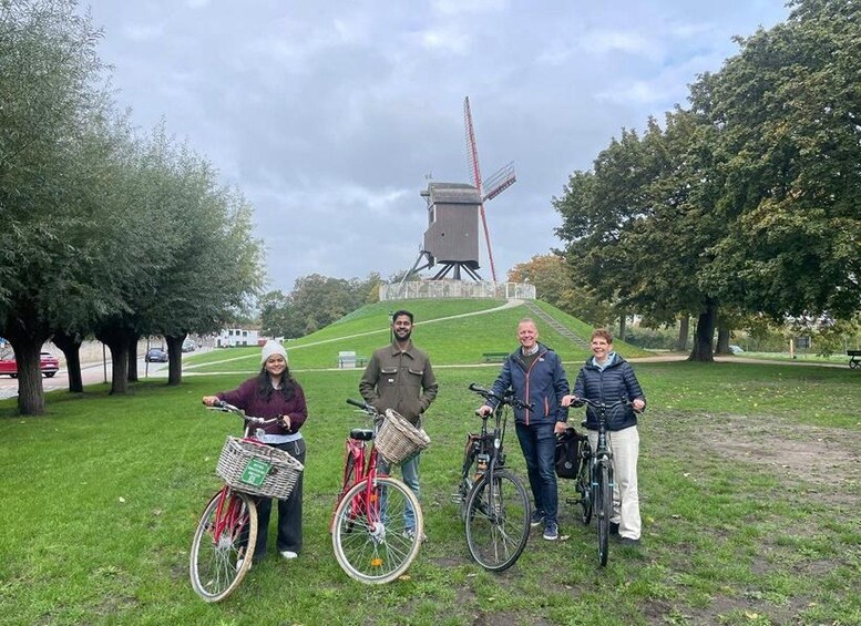 Picture 34 for Activity Bruges Guided Retro Biketour: Highlights, Hidden Gems &Drink 5