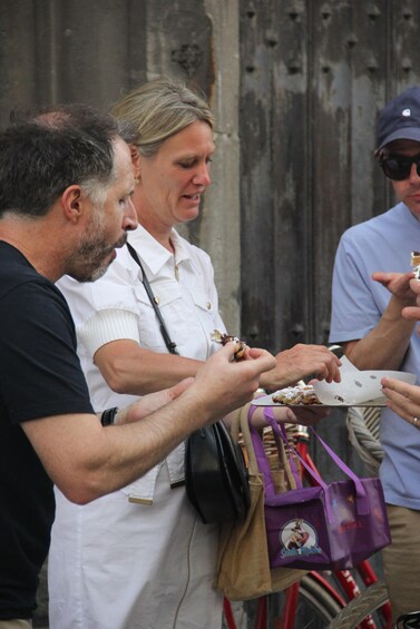Picture 35 for Activity Bruges Guided Retro Biketour: Highlights, Hidden Gems &Drink 4